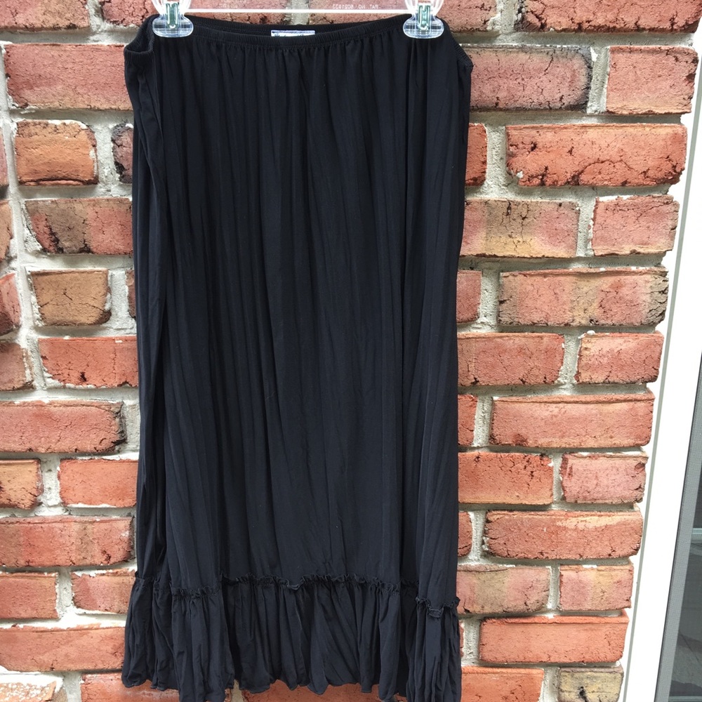 NWT Stephen and Casey Black flowy ruffle skirt 2X